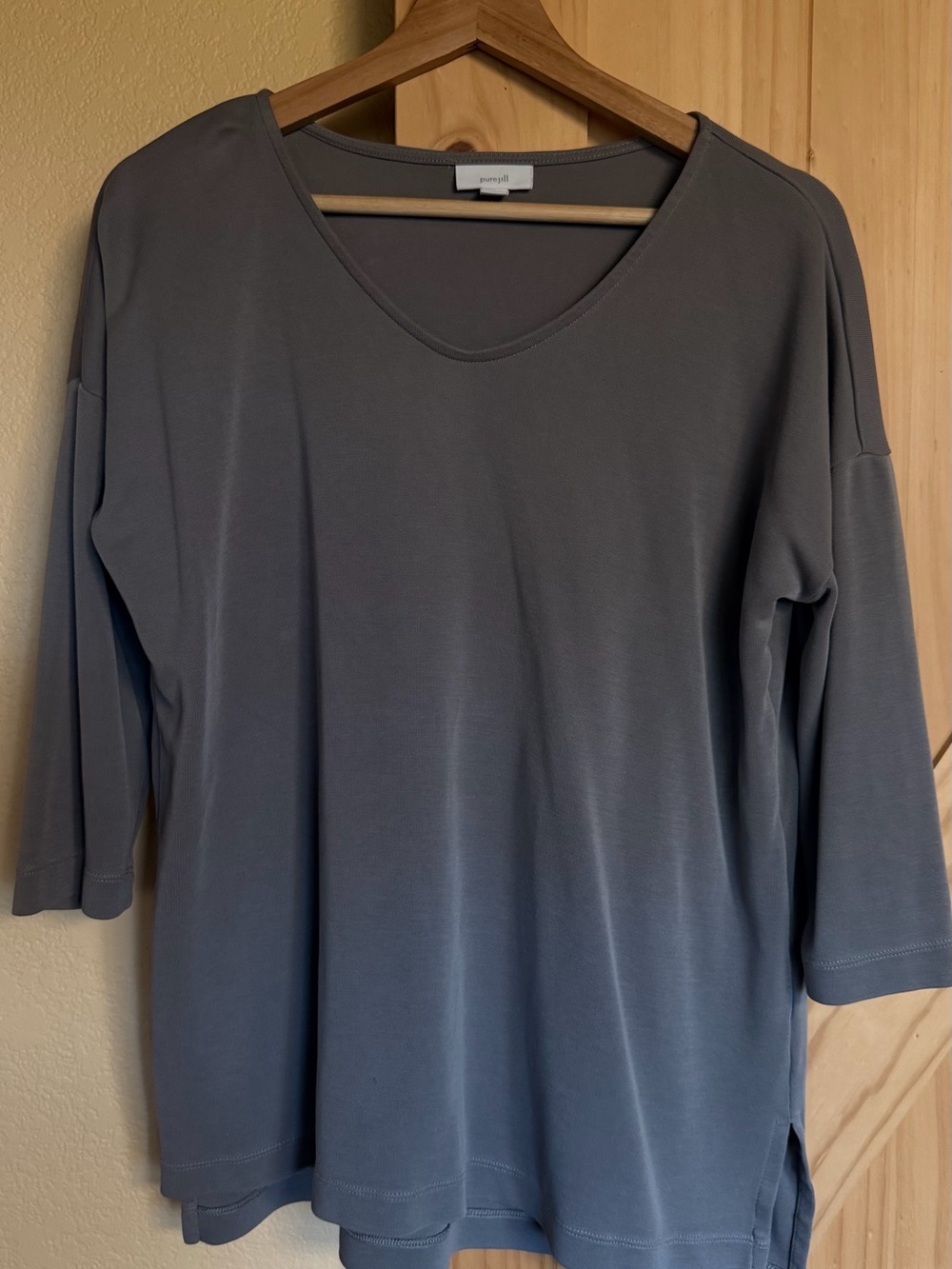 Everyday V-Neck Long Sleeve Tee - Gray